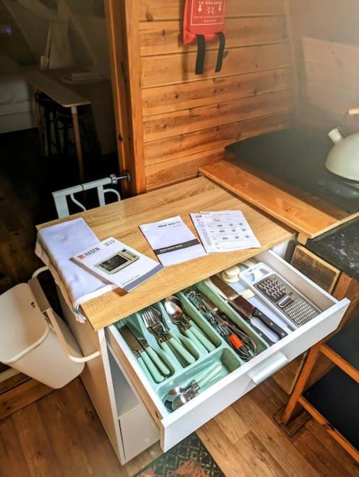 Robin Nest - Cosy Shepherd'S Hut Hideaway Callington Bagian luar foto