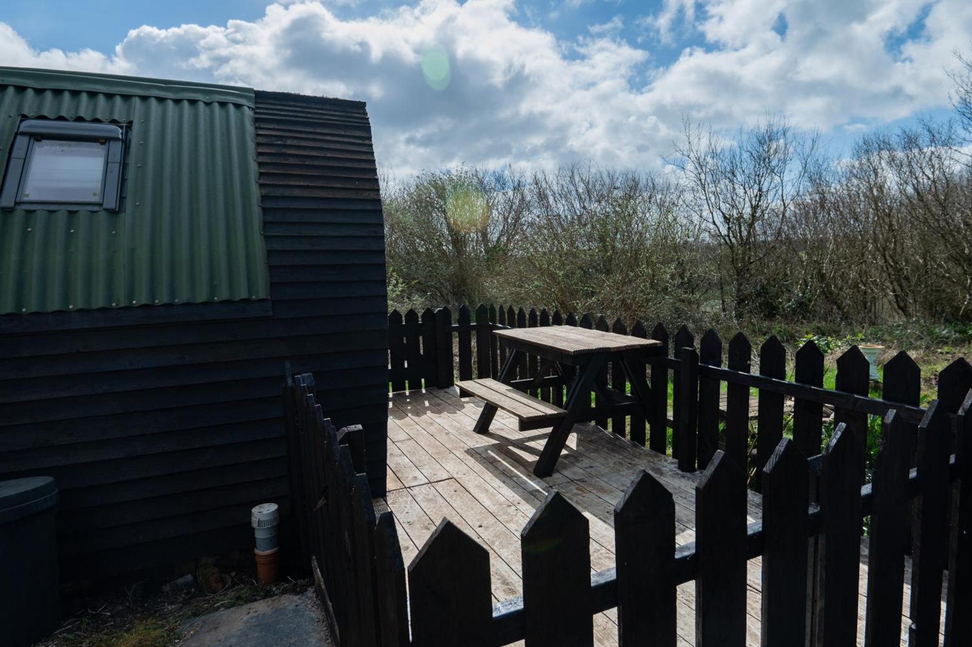 Robin Nest - Cosy Shepherd'S Hut Hideaway Callington Bagian luar foto